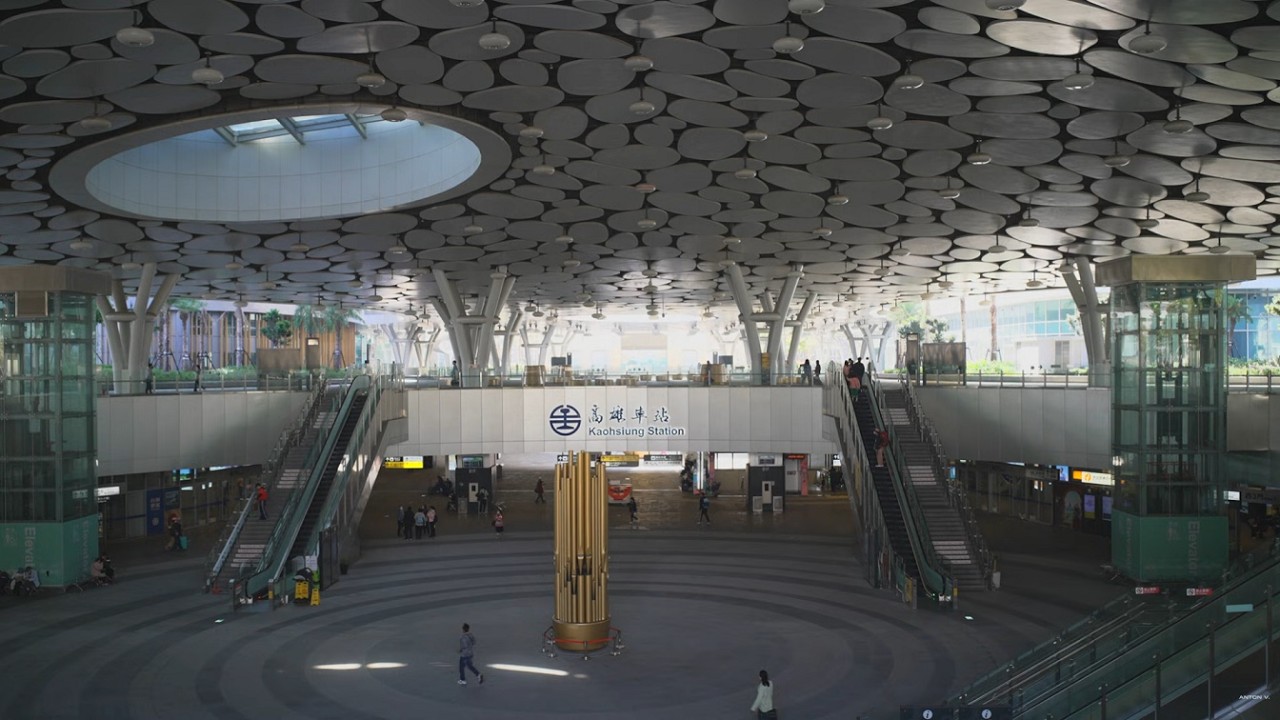 Taiwan, Kaohsiung Main Station, 2X escalator, 2X elevator