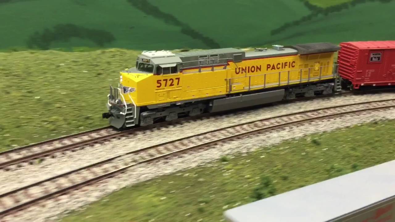 Kato AC4400CW running at QCSME Train Club