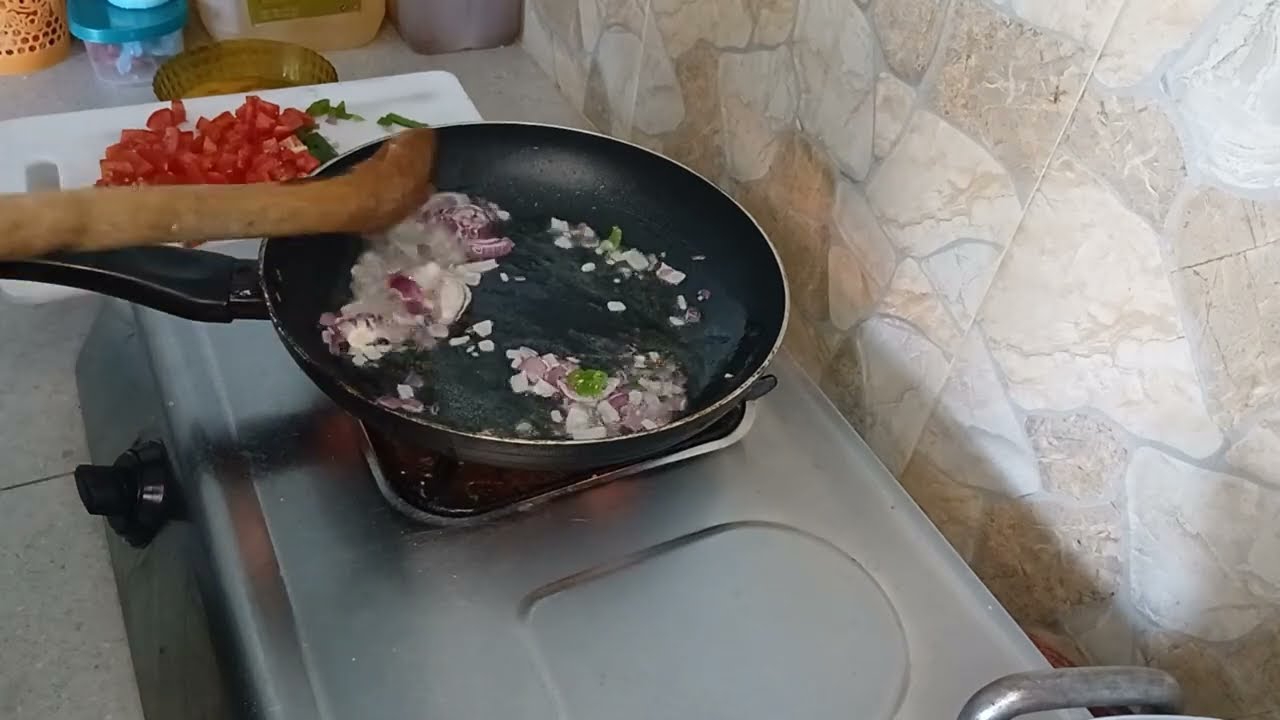 Pika mayai ya mboga chap chap //scrambled eggs rahisi na haraka