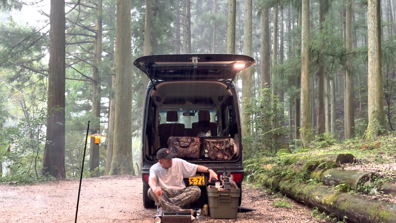 【ソロキャンプ】雨と雷と一人焼肉【エブリイバン車中泊】Heavy Rain Solo Camping and Van Life