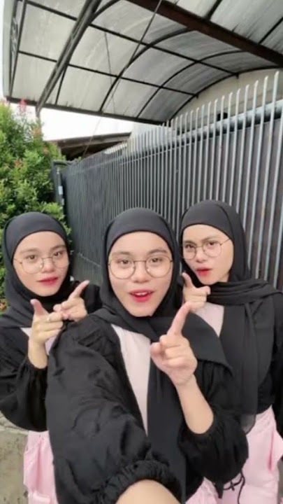 jedak jeduk kembar3( dita, dina, dini)