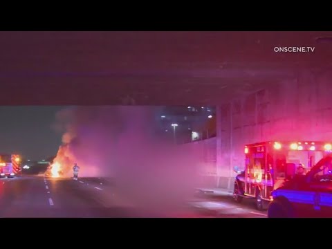 2 killed in fiery crash on 405 Freeway - YouTube