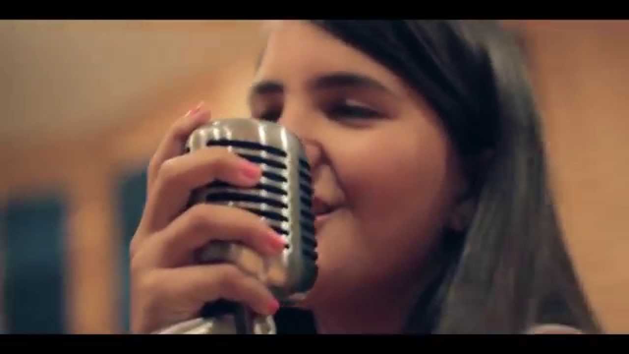 Pharrel Williams - Happy (Mariana Aragon, Paul Sinisterra, Juan Sinisterra Cover)