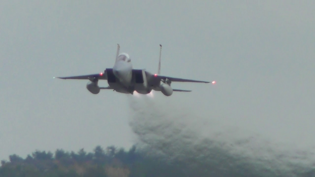 Unrestricted Climb Takeoff in F-16 Fighter Jet