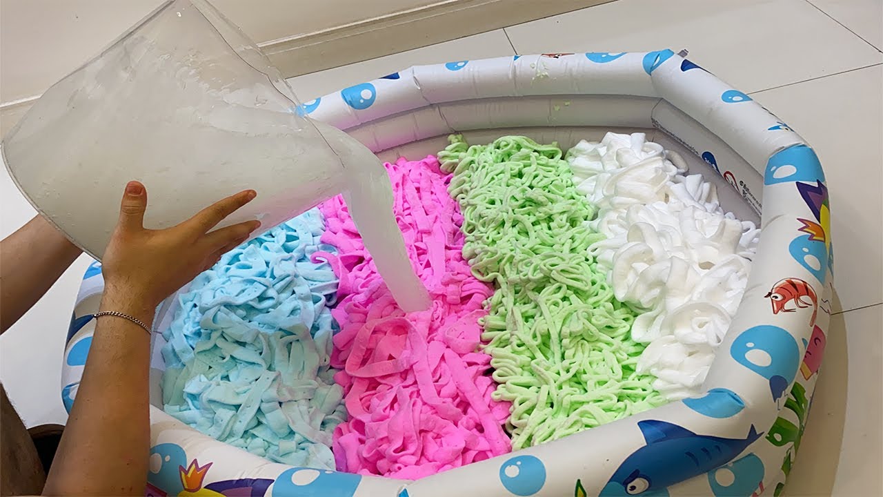 Slime Labda JOGUEI UM MEGA BALDE GIGANTE DE SLIME DENTRO DA PISCINA DE ESPUMA ...