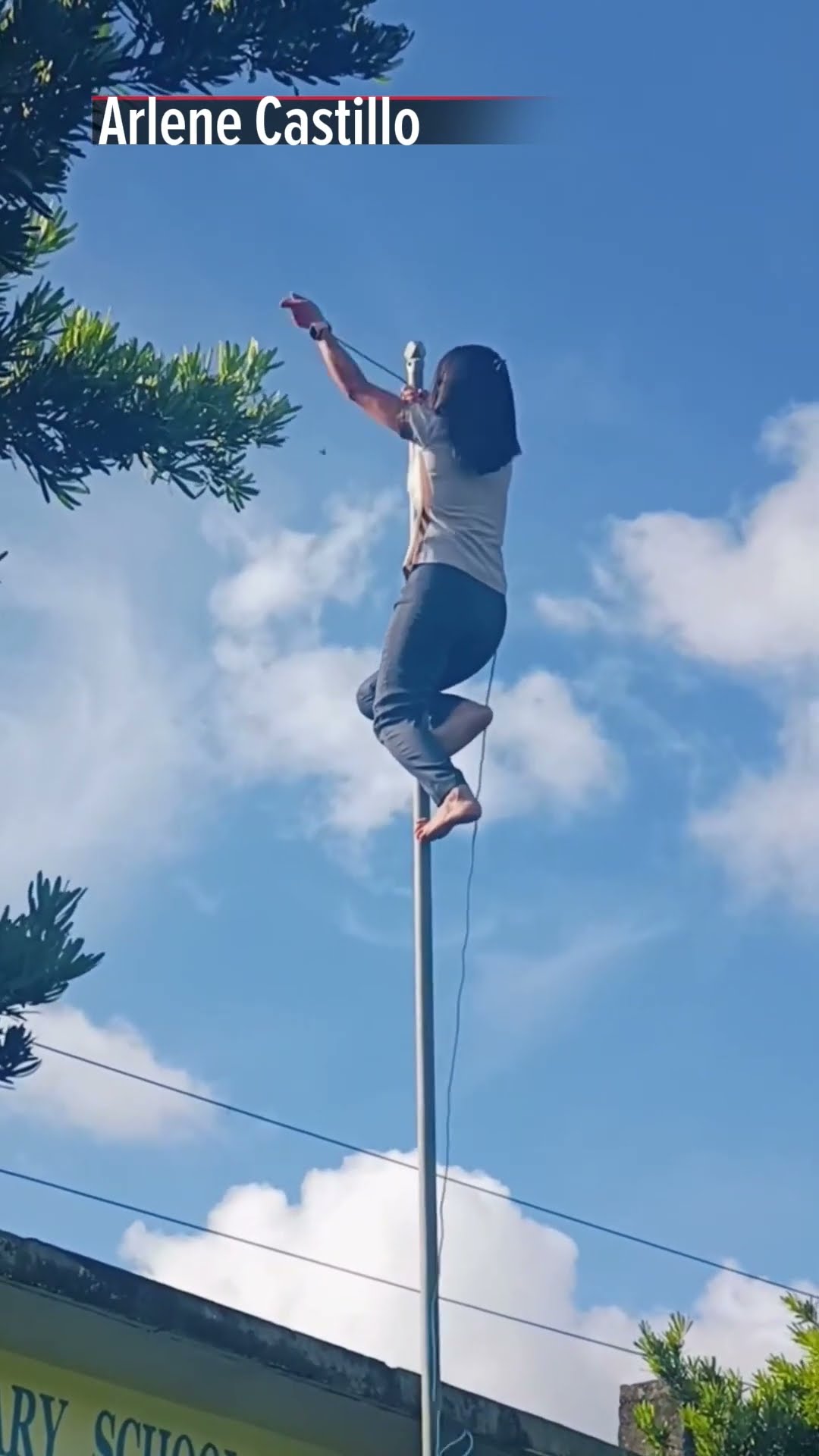 Mala-Spiderman na guro sa Batanes, viral sa social media