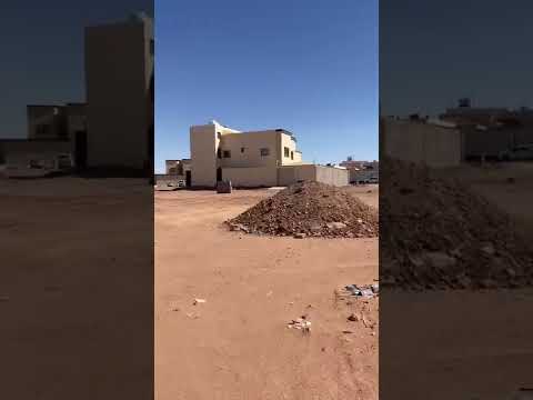 للبيع ارض بحي الضاحيه بحائل فئه ب مساحه ٧٣٧ ٥٠ م ٣ شوارع بدون سوم او حد