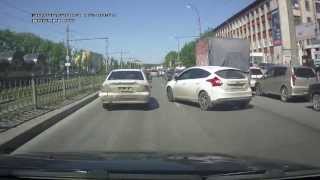 Авария Екатеринбург проспект космонавтов 30.05.13