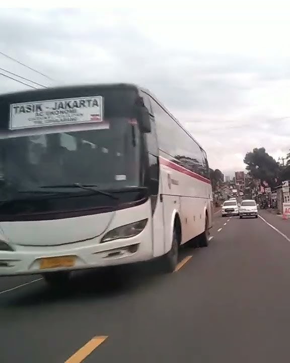 Story WA Bus Primajasa Tasik Jakarta Cililitan