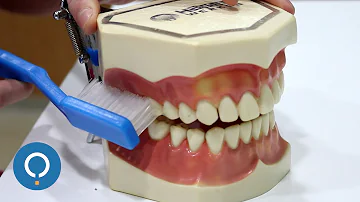 ¿Está bien cepillarse los dientes con el dedo?