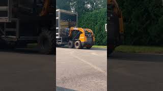 Yes a case 1850 can unload a full pallet of Techo Bloc wall block!