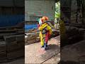badut gendong anak badut