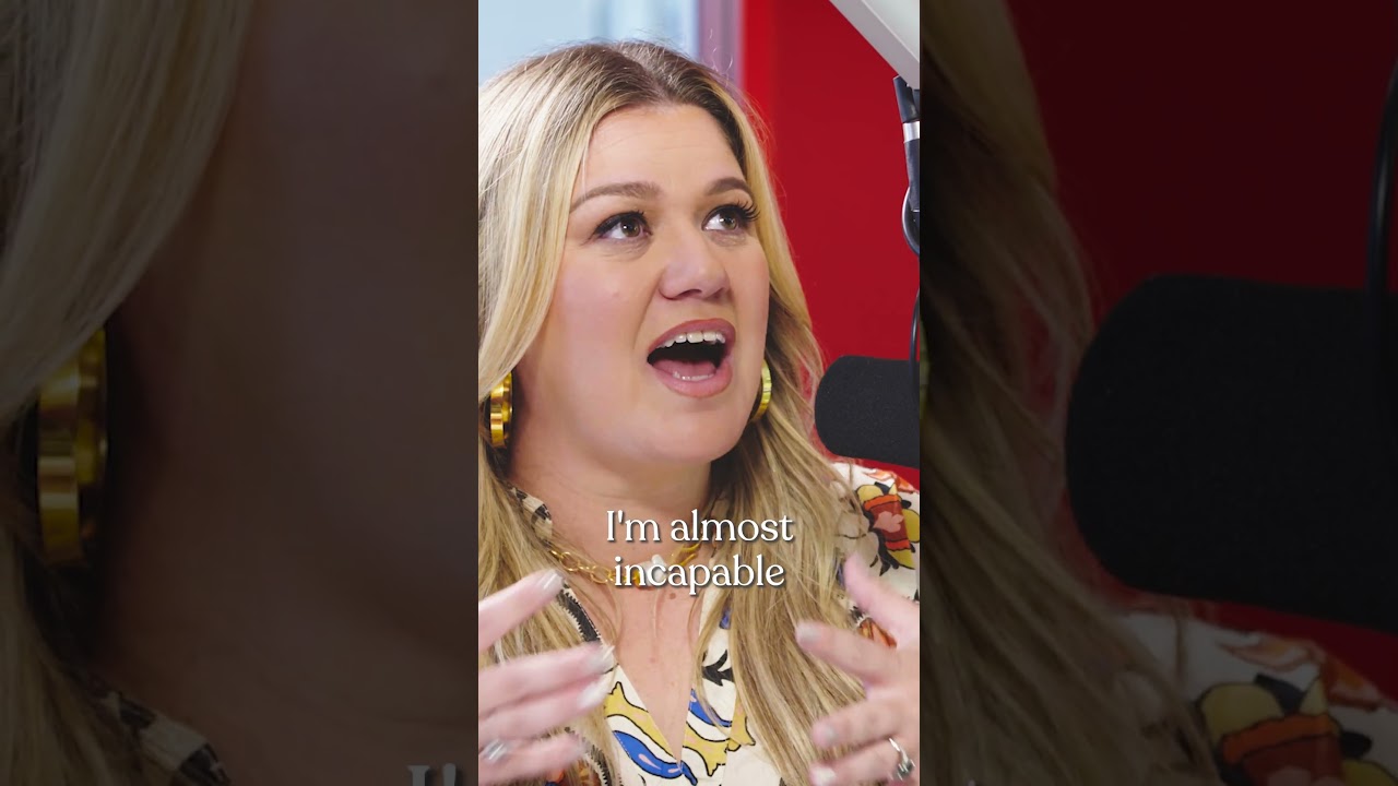 Can We Expect A Kelly Clarkson And Mariah Carey Collab In The Future? 👀  | Las Culturistas