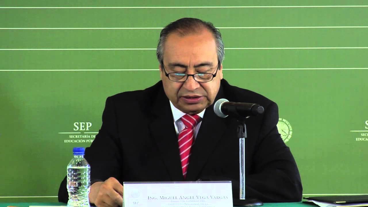 Conferencia de Prensa.- Miguel Ángel Vega, Director Gral. INIFED escuelas pias