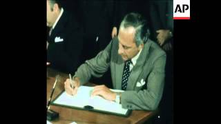 SYND 5 9 74 DIPLOMATIC RELATIONS BETWEEN USA AND EAST GERMANY ESTABLISHED