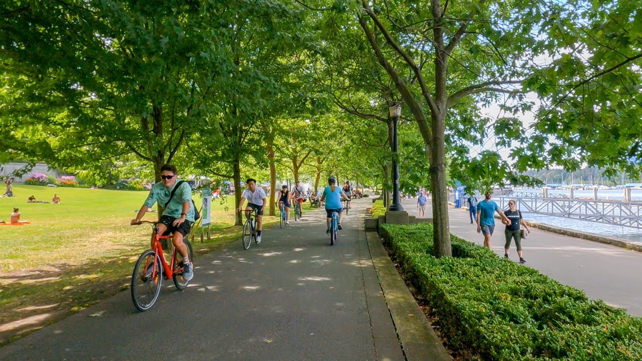 Vancouver Seawall - Coal Harbour (Vancouver, BC - July 2022)
