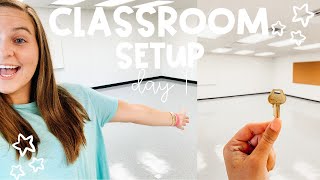 CLASSROOM SETUP DAY 1 | VLOG | First Year 5th Grade Teacher