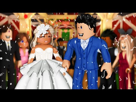 💍 WE GOT MARRIED ON BLOXBURG 👰🤵 | Roblox Roleplay 💒