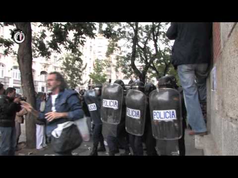 #25S Policía carga sin sentido en Neptuno. Espectacular respuesta del pueblo