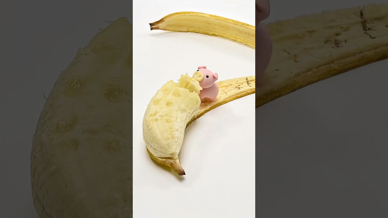 Piggy🐷Eating Banana 🍌 🍌