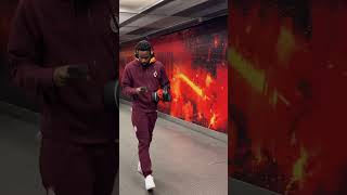 Cedric Bakambu Sizce Ne Dinliyor?