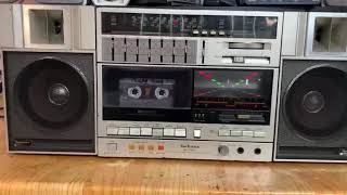 Bán Radio Cassette Technics SA-C09S còn đẹp, hoạt động tốt. Giá bán: 2 triệu. LH: 0934387879.