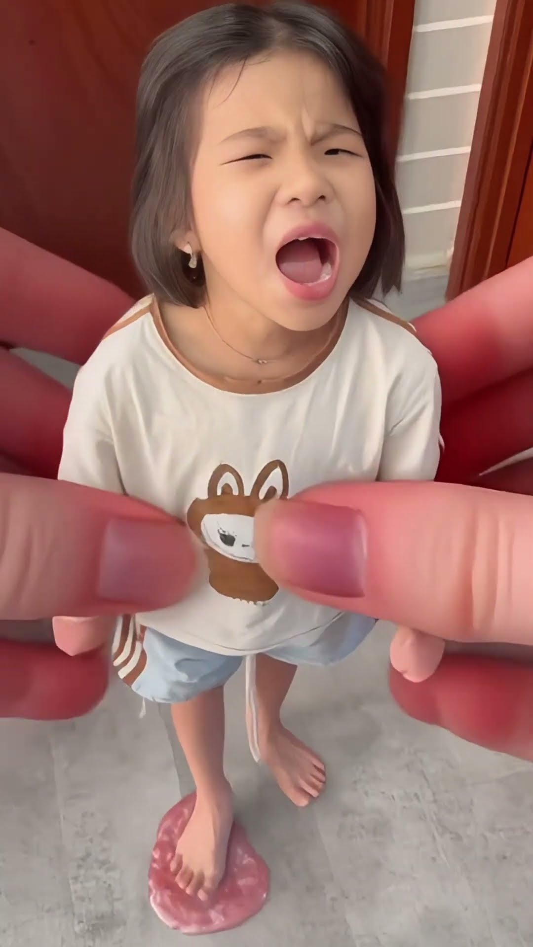 Su Hao comedy: the little girl turned into slime ?