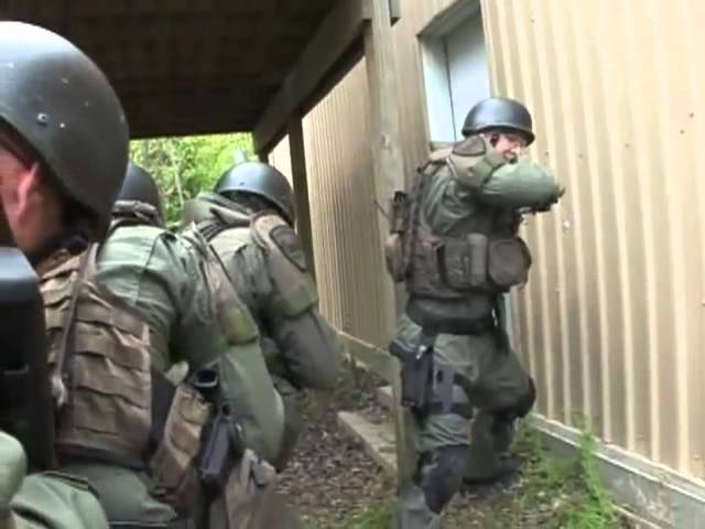 SWAT team demo the WallBanger DoorKey