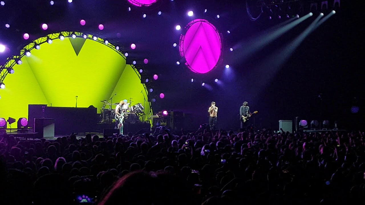Red Hot Chili Peppers Aeroplane Live Sydney 20/02/2019 YouTube