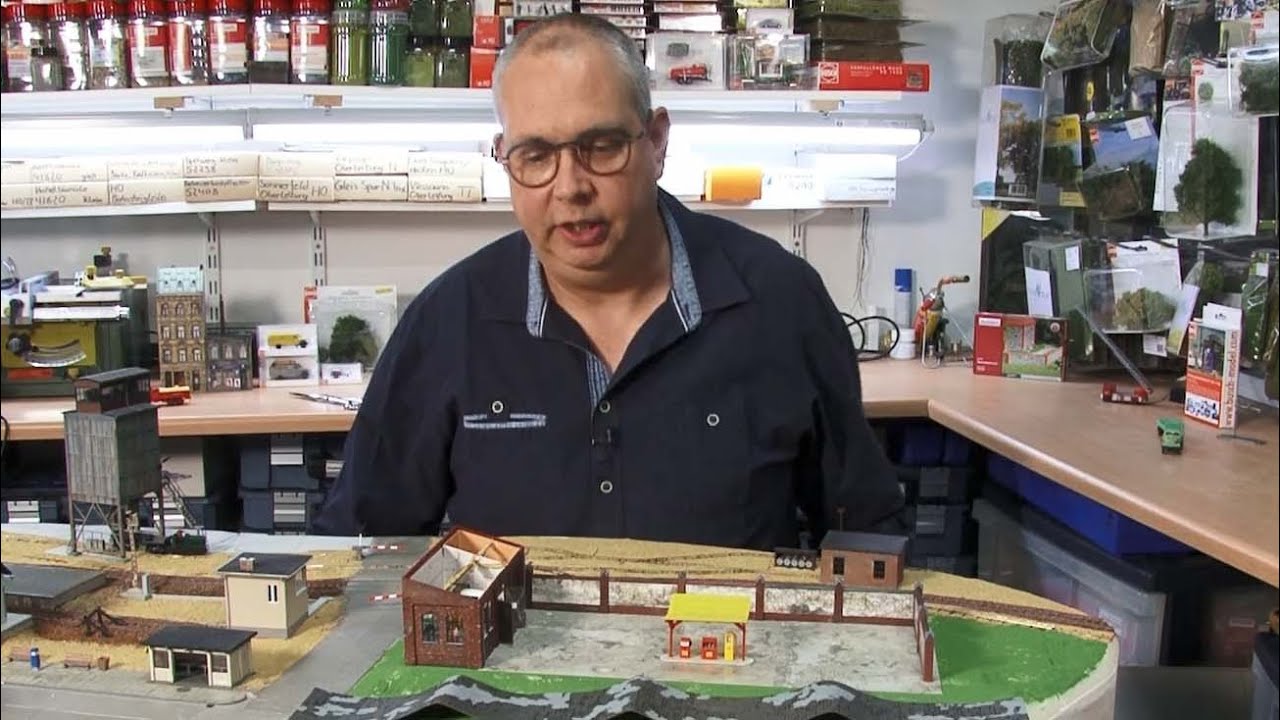 Modellbau mit Auhagen und Busch Teil 3 »Kfz-Werkstatt, Tankstelle und das Drumherum«