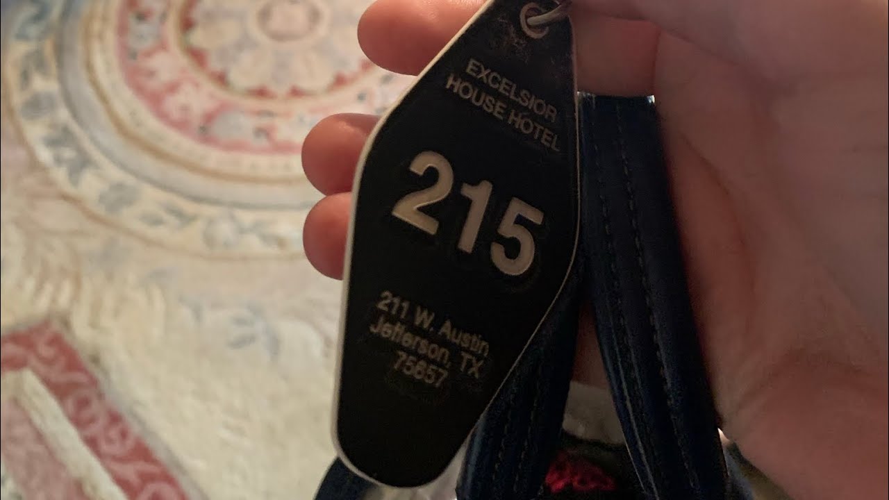 Staying in the Excelsior House Haunted Hotel in Jefferson Texas. The