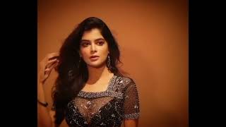 Madhumita Pakhi Hot Navel And Cleavage Show