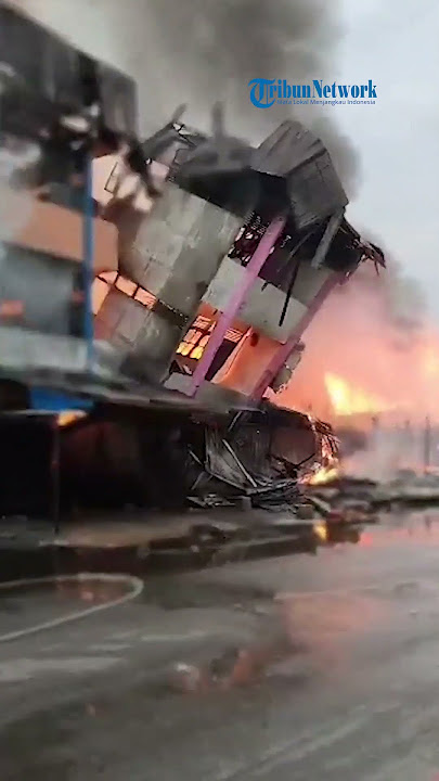 Kebakaran Pasar Sentral Sungai Pinyuh, Puluhan Ruko Jadi Arang ❗