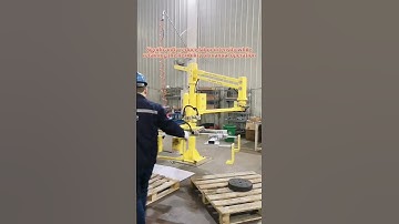 Pallet stacking manipulator