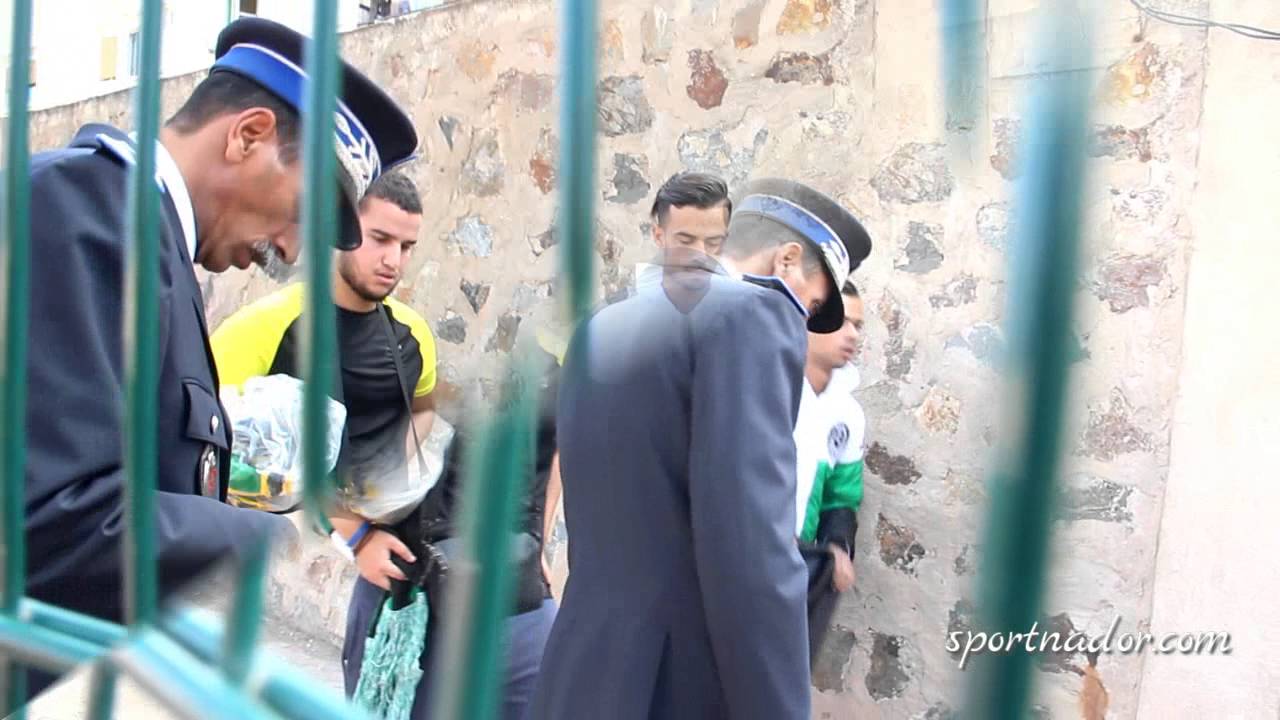 تفتيش جماهير هلال الناظور قبل دخول للملعب