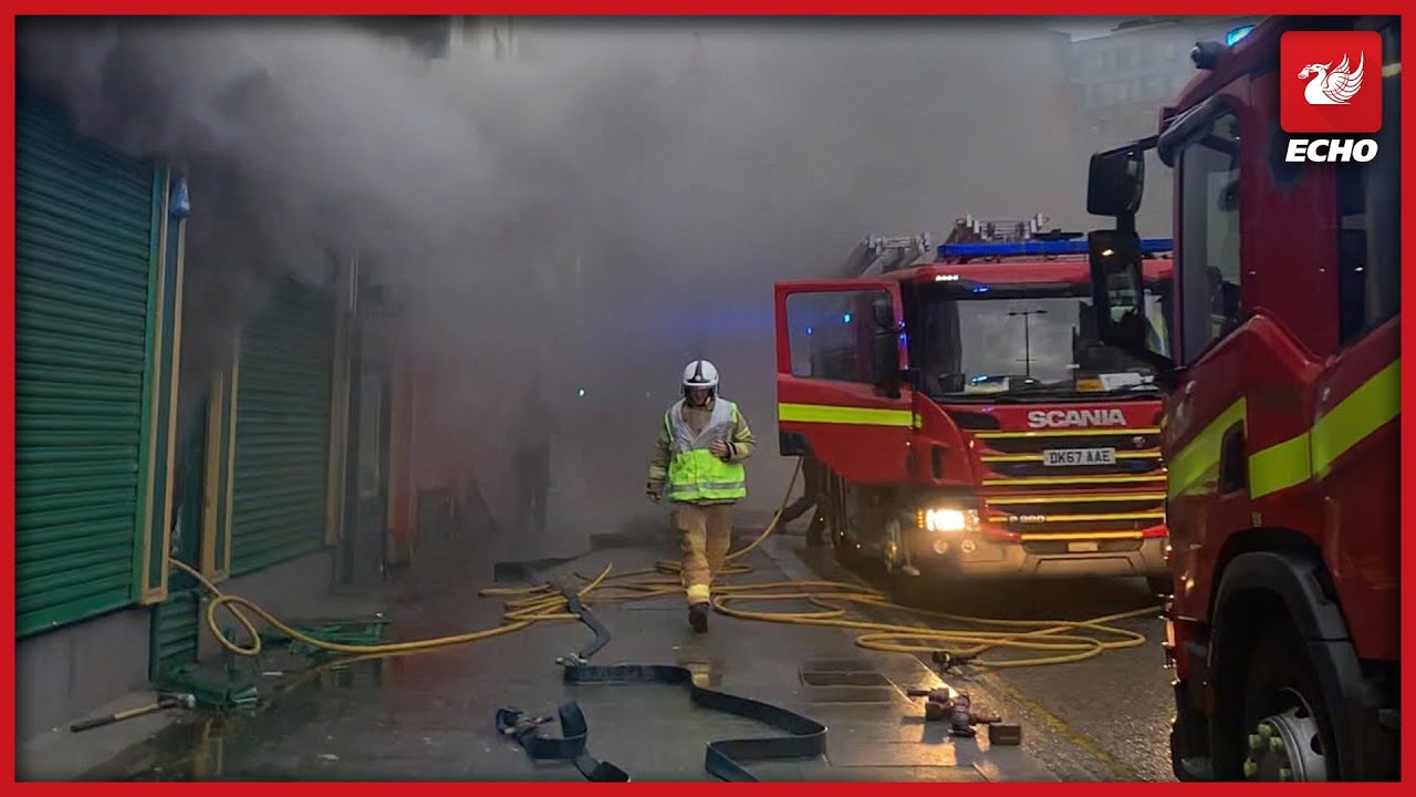 Fire crews tackle Liverpool city centre blaze - YouTube