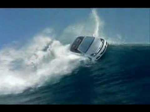 Carro surfando!/Car surfing! - YouTube