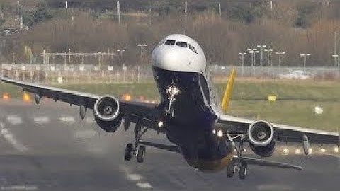 Crosswind Landing Goes Wrong!
