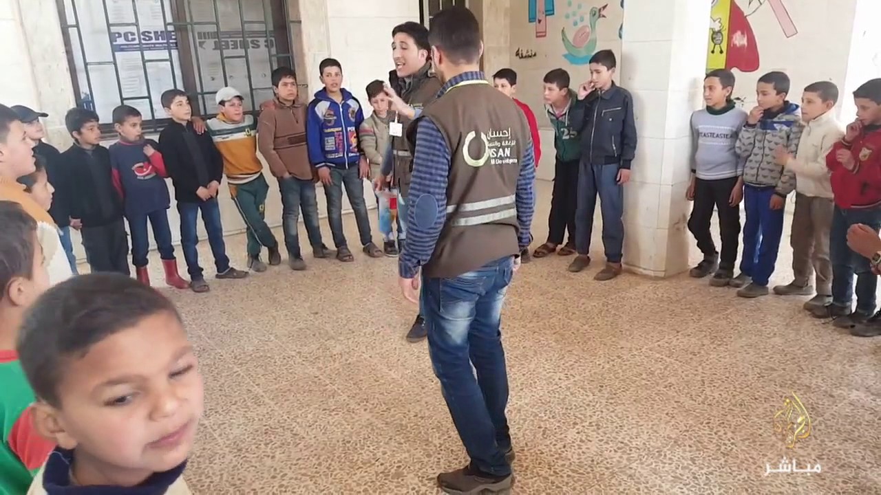 أنشطة ترفيهية وبرامج مسرحيات توعية للأطفال في المدارس بريف حمص الشمالي