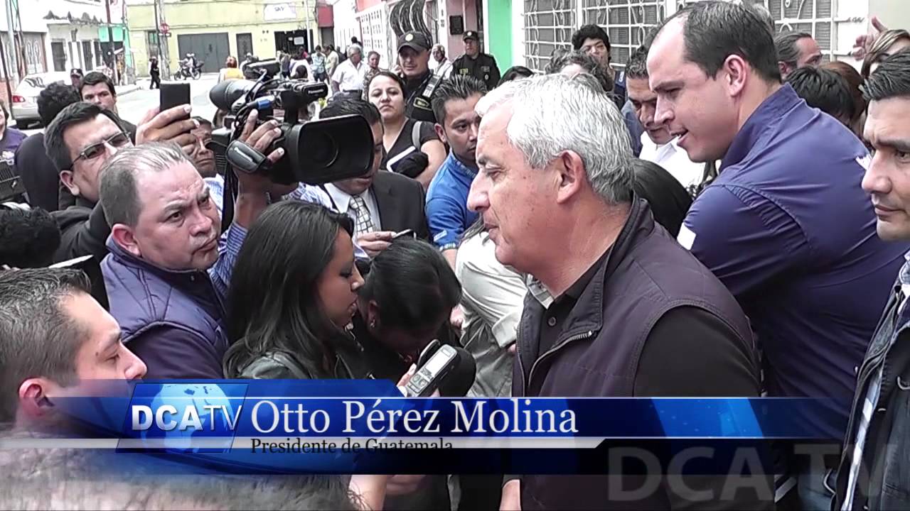 roxana ac odyssey Presidente comparte con devotos y admira alfombra de alumnos de la ENAP