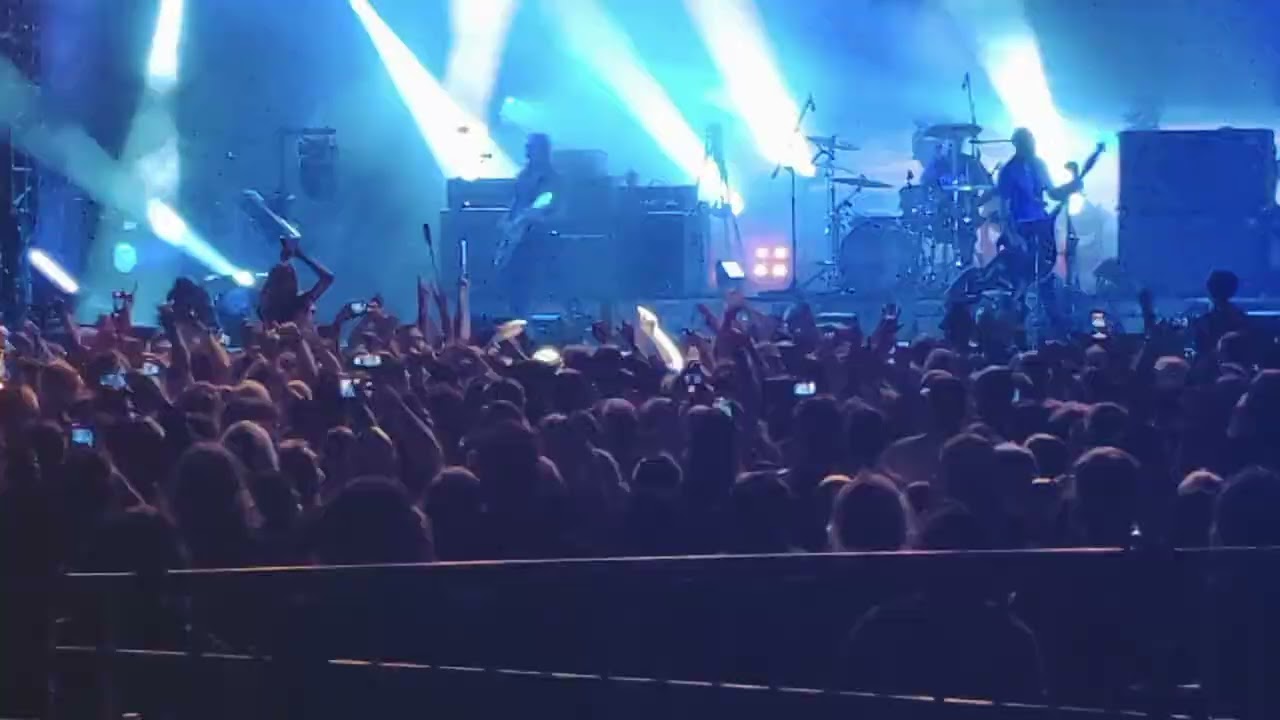 Double-bass-stand and embarrassing singing 🥰🥰