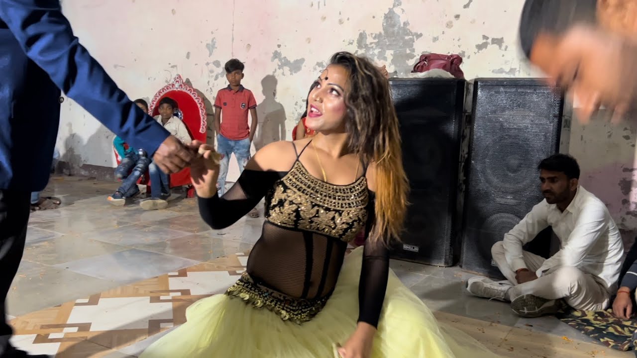 Mujhe naulakha manga de re | mujhe naulakha mangawa de re | #arkestra #bhojpuri #newarkestravideo