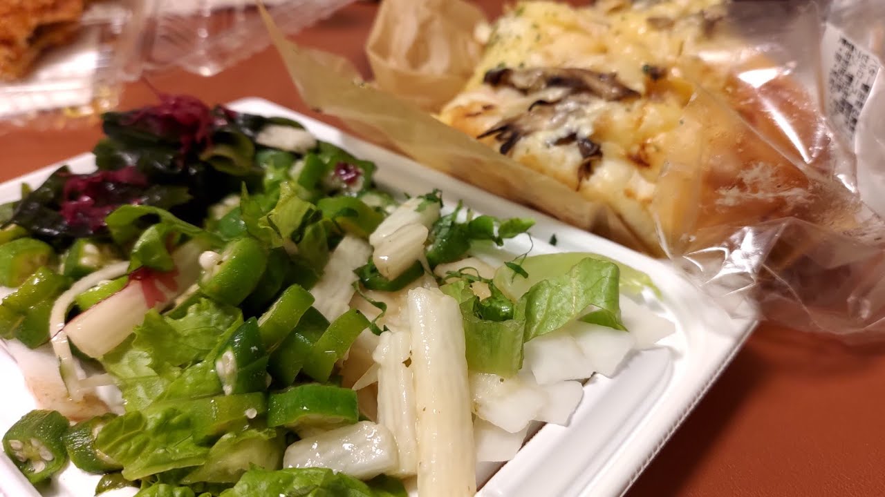 【ASMR】カレーパンと海藻サラダ Ear to Ear Whisper【音フェチ】