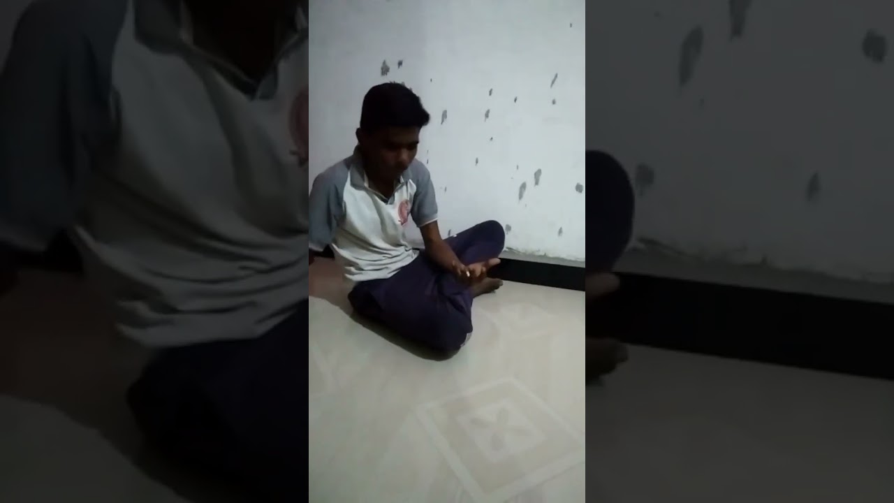 एक मेकाला हानायचा खेळ 😂😂