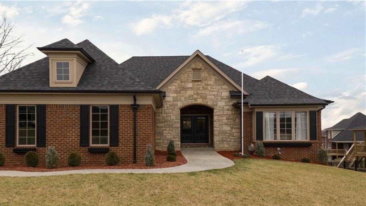 8007 Legacy Spring Boulevard, Lanesville, IN Presented by Venesa