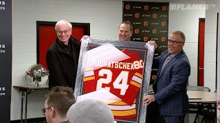 The Flames pay tribute to Hall-of-Fame journalist Eric Duhatschek