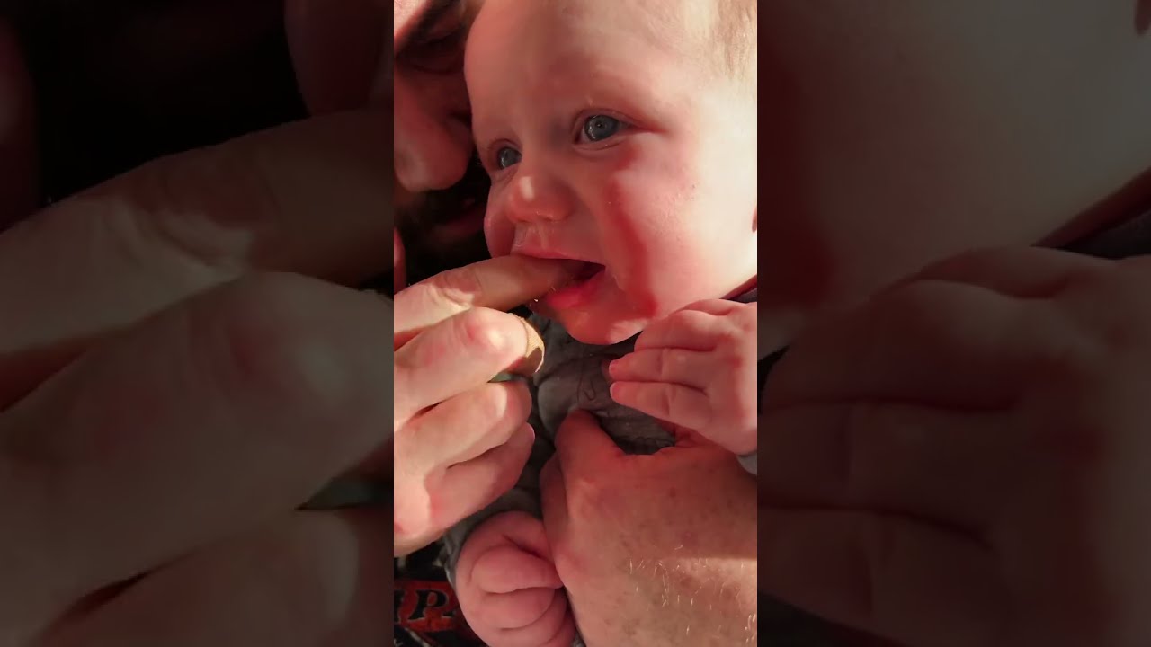 USING BONJELA TEETHING GEL ON BABY SPENCER’S SORE GUMS 😀👍