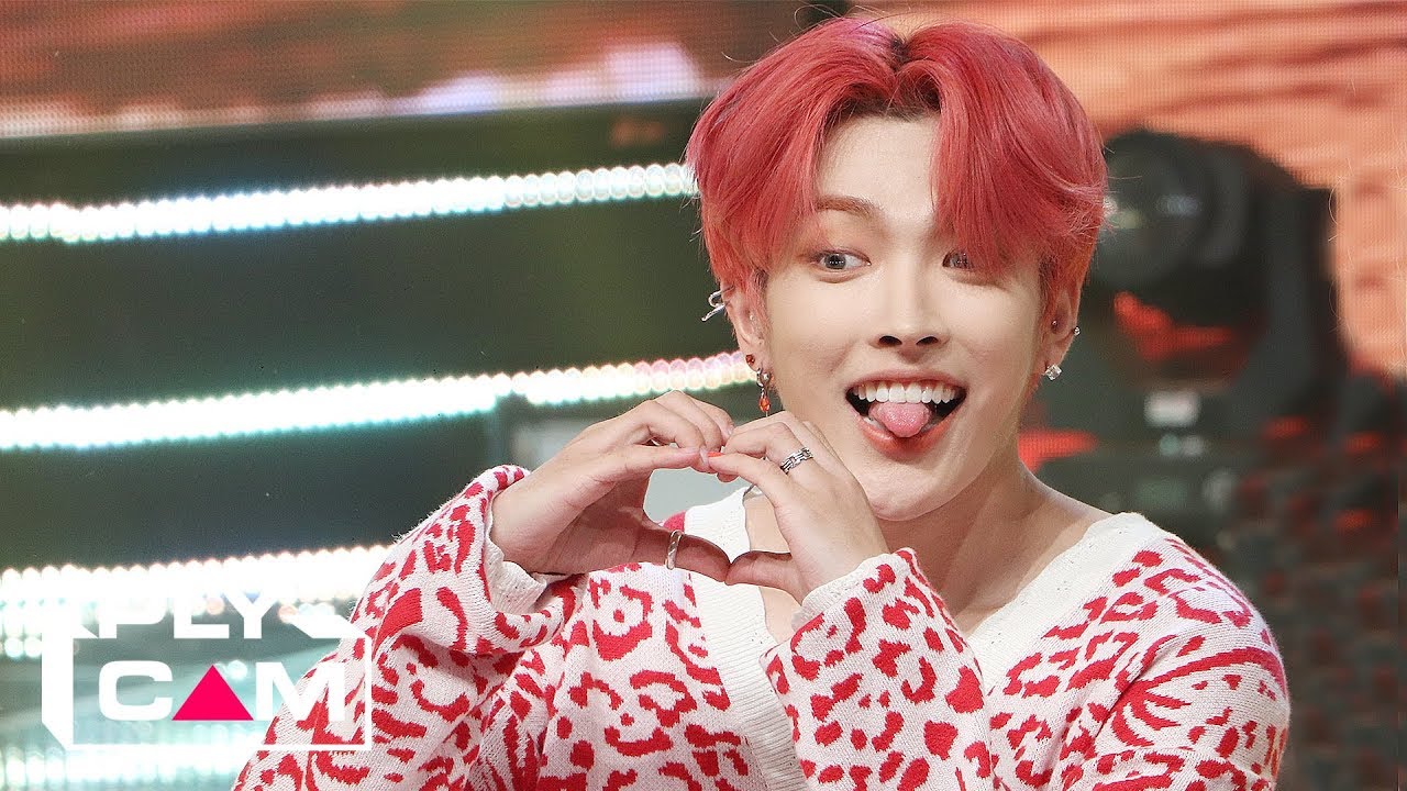 Ateez hongjoong red hair wave. 