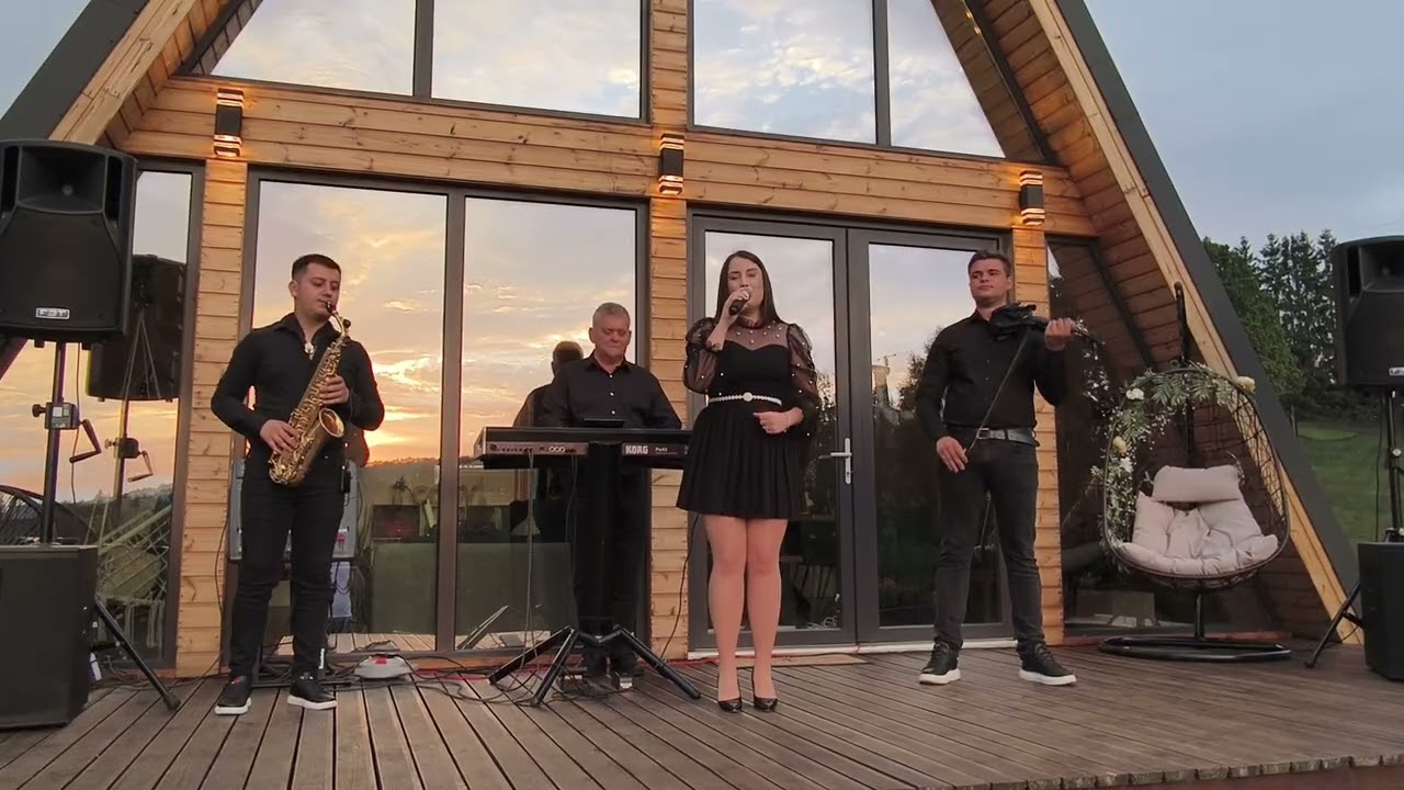 @AnicutaRosu  și Formația - Colaj Live (Cover Ionela Pascu )