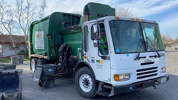 Waste Management Freightliner Condor McNeilus Autoreach 101649